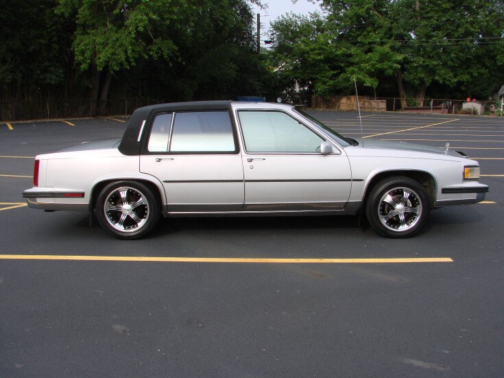 Thumbnail Photo undefined for 1987 Cadillac Fleetwood d'Elegance Sedan